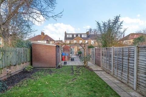 4 bedroom end of terrace house for sale, Horne Road, Shepperton, TW17