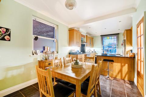 4 bedroom end of terrace house for sale, Horne Road, Shepperton, TW17