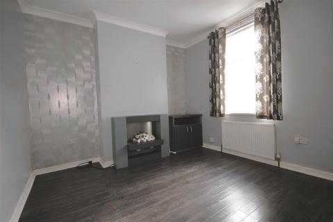 3 bedroom terraced house for sale, Station Road, Ryhill, Wakefield