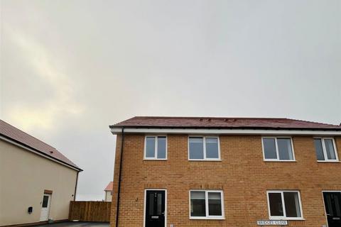 4 bedroom semi-detached house to rent, Bridges Close, Scartho Top, Grimsby, DN33