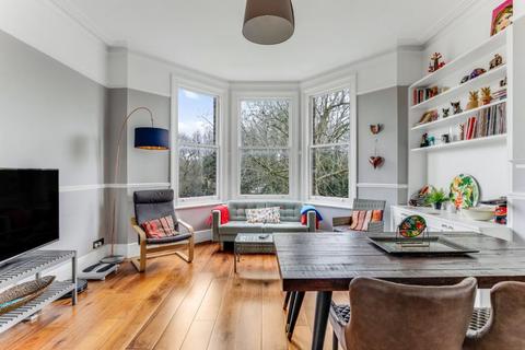 3 bedroom flat to rent, Mowbray Road, Mapesbury, NW6 7QS