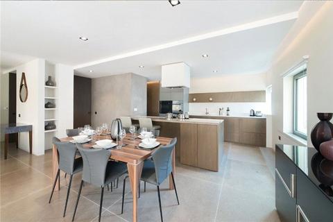 3 bedroom flat to rent, Babmaes Street, St. James's, London