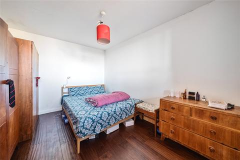 199 Hampson Way, London, SW8 1HU