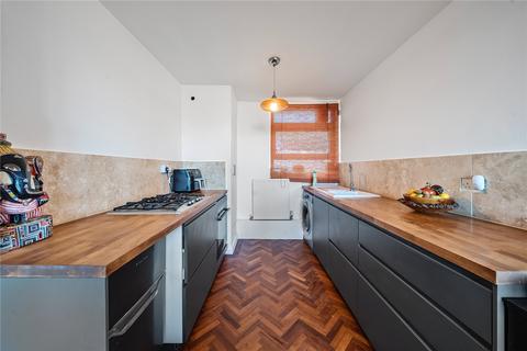 199 Hampson Way, London, SW8 1HU