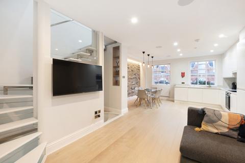 3 bedroom flat to rent, Windmill Street, London