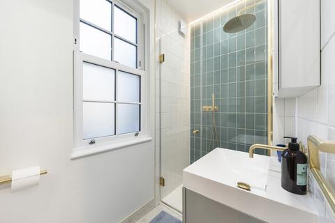 3 bedroom flat to rent, Windmill Street, London