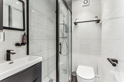 Studio to rent, Oakley Square, Camden, London