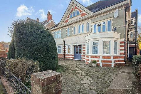 1 bedroom flat for sale, Grimston Avenue, Folkestone CT20