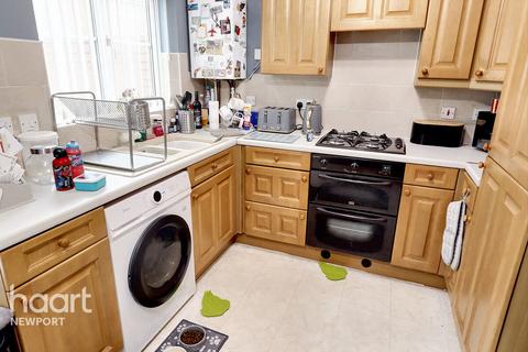 2 bedroom semi-detached house for sale, Criccieth Close, Newport