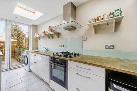 4 bedroom terraced house to rent, Cunnington Street, London