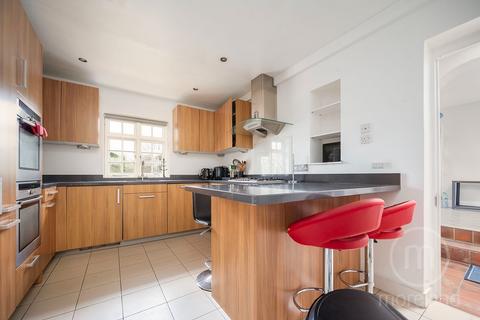 4 bedroom semi-detached house for sale, Hill Top, London NW11