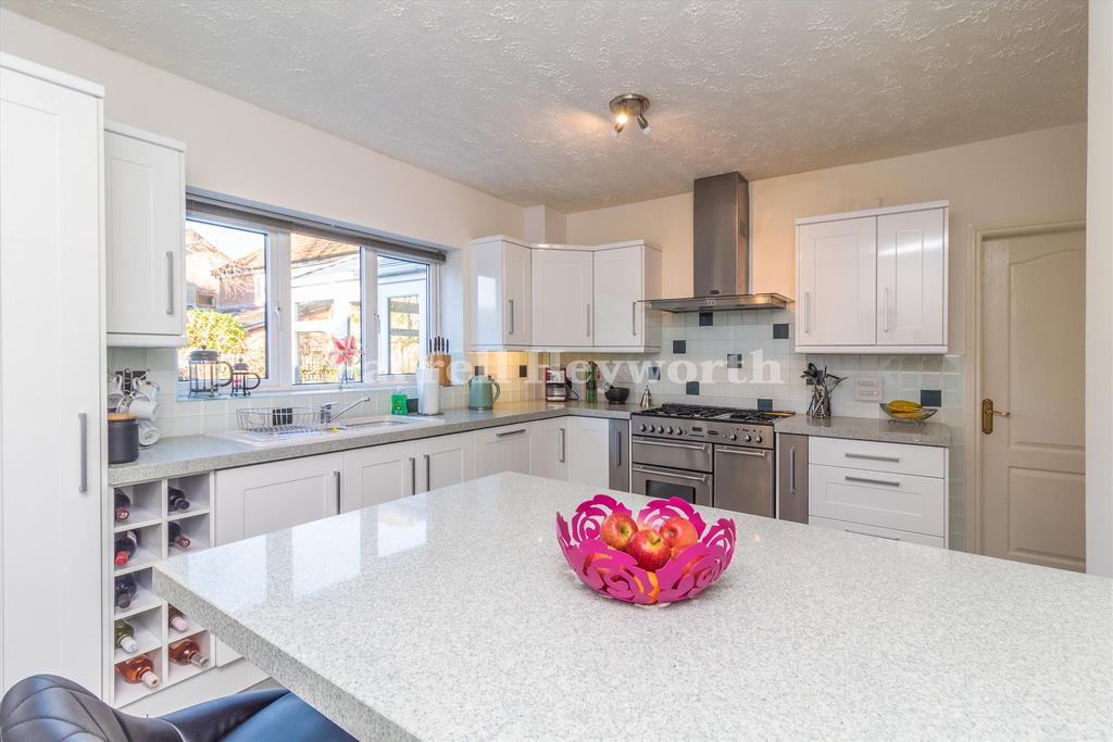 Kitchen image 3