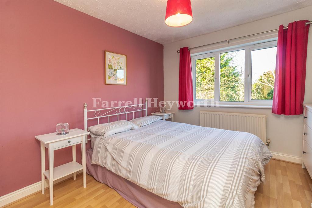 Bedroom 2 image 2
