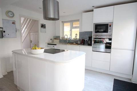 39 Cornwall Road, Whitehill, Bordon, GU35 9PP