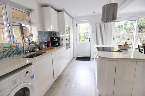 39 Cornwall Road, Whitehill, Bordon, GU35 9PP