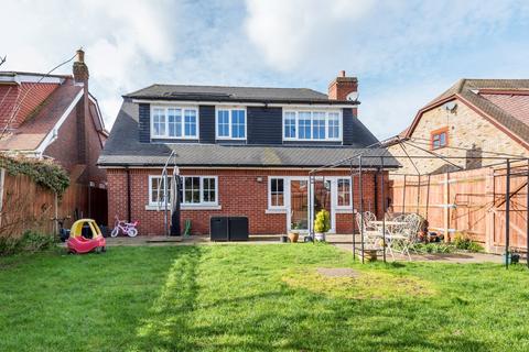 4 bedroom detached house for sale, London Road, West Kingsdown, Sevenoaks