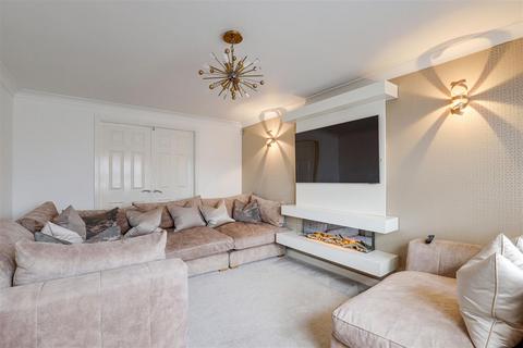 5 bedroom detached house for sale, Regents Place, Wilford NG11