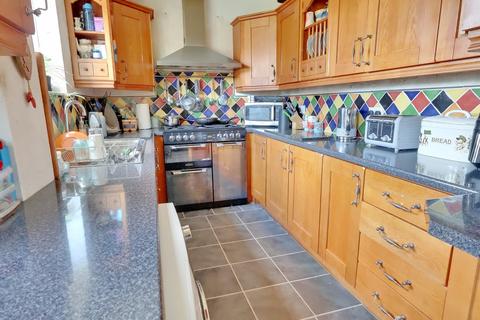 4 bedroom semi-detached house for sale, Hampton Lane, Blackfield