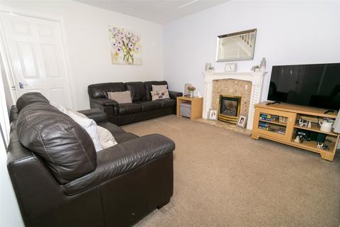 33 Beechfield Drive, Middlewich, CW10 9QE