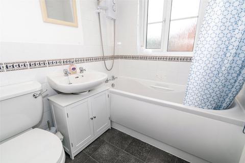 33 Beechfield Drive, Middlewich, CW10 9QE