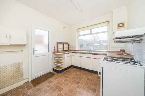 2 bedroom bungalow for sale, Sheringham Avenue, Whitton TW2