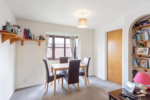 10 Chalice Way, Greenhithe, DA9 9PS