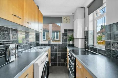 198a Eversley Avenue, Bexleyheath, DA7 6SW