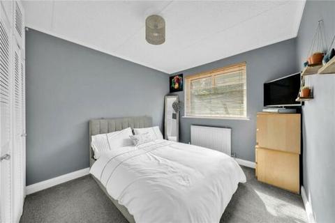 198a Eversley Avenue, Bexleyheath, DA7 6SW