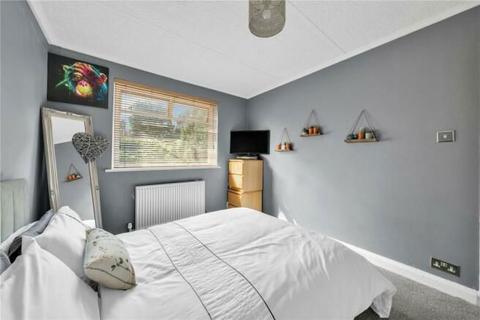 198a Eversley Avenue, Bexleyheath, DA7 6SW