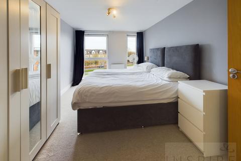 2 bedroom flat for sale, Commonwealth Drive, Crawley RH10