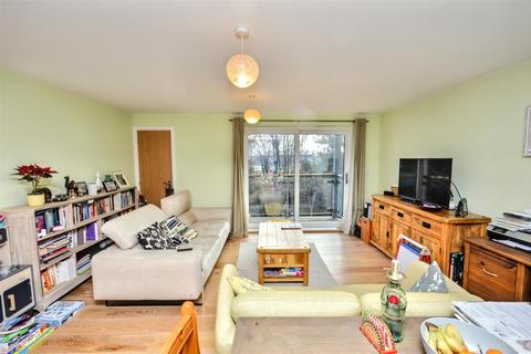 2 bedroom flat for sale, Groombridge Avenue, Eastbourne