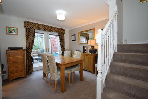 3 bedroom semi-detached house for sale, Beaconglade, South Shields