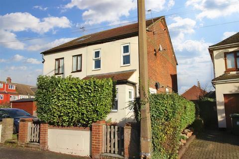 18 Lampits Hill, Corringham, Stanford-le-hope, SS17 9AN