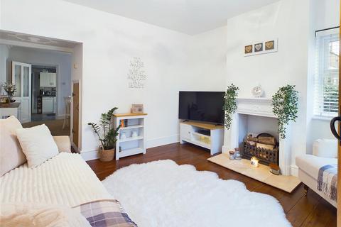 18 Lampits Hill, Corringham, Stanford-le-hope, SS17 9AN