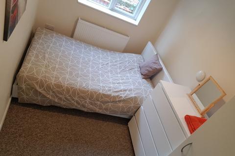 1 bedroom in a house share to rent, Luton, LU2