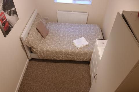 1 bedroom in a house share to rent, Luton, LU2