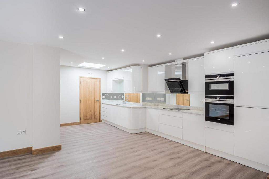 Kitchen Area 2