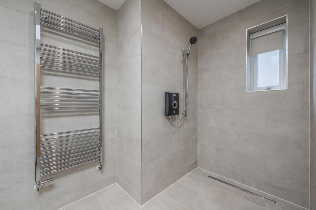 GF Bedroom En-Suite 2