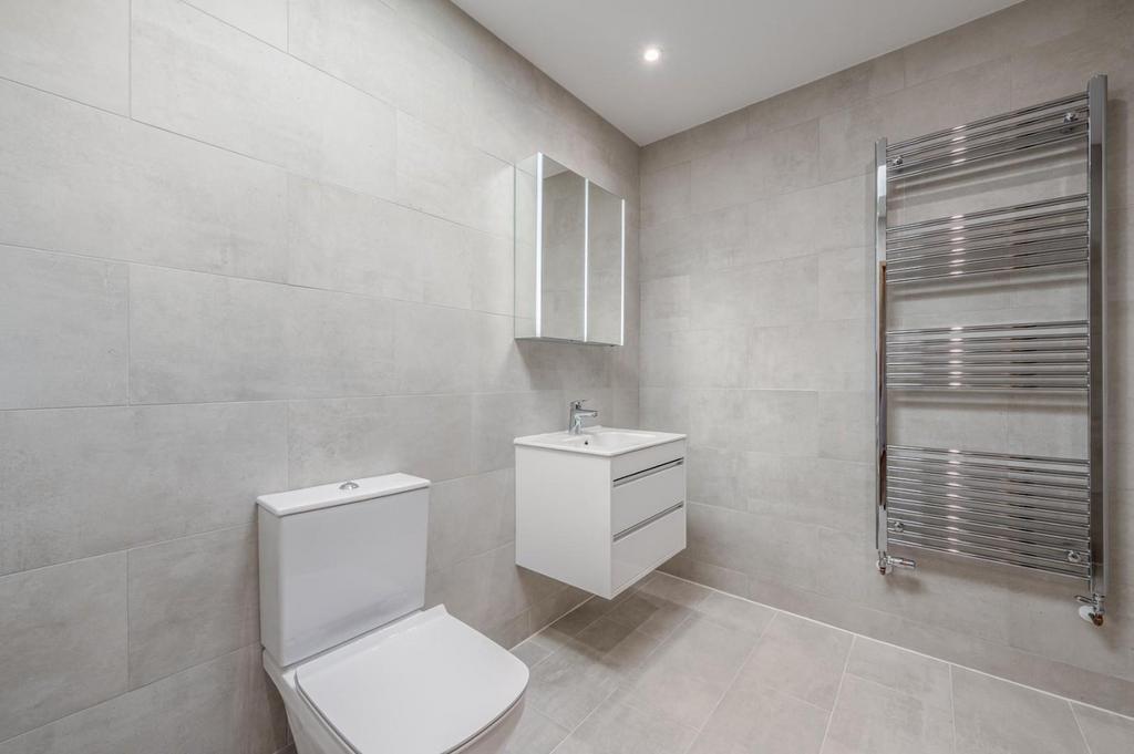 GF Bedroom En-Suite 1