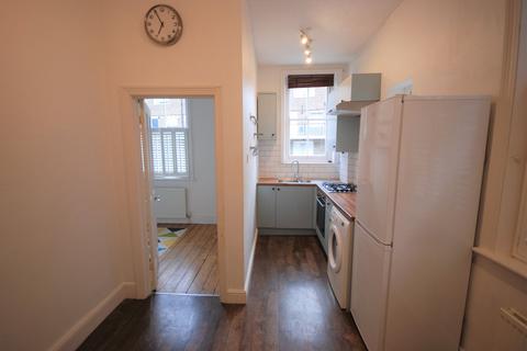 2 bedroom flat to rent, Mowll Street, Oval SW9