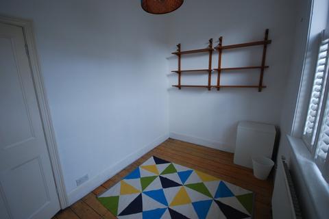 1 bedroom flat to rent, Mowll Street, Oval SW9