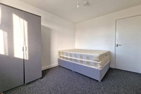 undefined, Luton, LU2