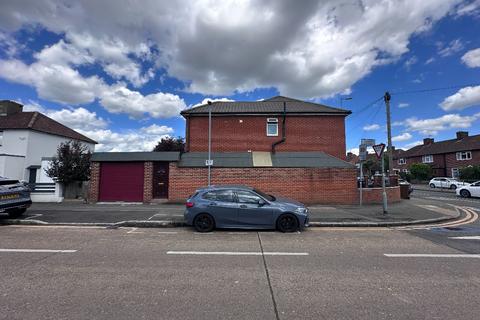 5 bedroom detached house for sale, Porters Avenue, Dagenham