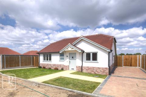 3 bedroom bungalow for sale, Madeleine Gardens, Great Holland, Frinton-On-Sea, CO13