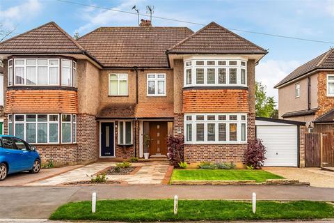 6 Cray Avenue, Ashtead, KT21 1QX