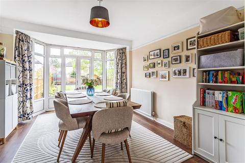 6 Cray Avenue, Ashtead, KT21 1QX