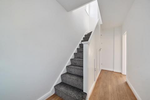 3 bedroom semi-detached house to rent, Stanmore,  Harrow,  HA7