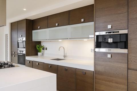 Flat 5, Glenwood House Wayneflete Place, Esher, KT10 8BP