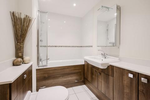 Flat 5, Glenwood House Wayneflete Place, Esher, KT10 8BP