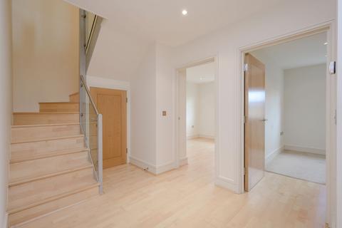 Flat 5, Glenwood House Wayneflete Place, Esher, KT10 8BP